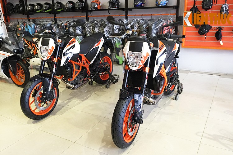 Can canh KTM Duke 690R 2015 dau tien ve Viet Nam